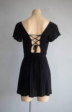 Cargar imagen en el visor de la galería, Vestido "Lily"
