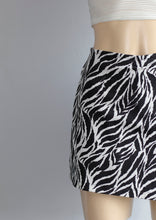 Cargar imagen en el visor de la galería, Falda short "Luanda"
